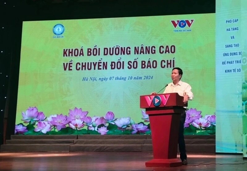 Tên thương hiệu sẽ xuất hiện sau banner, hoặc được chạy trên màn hình
